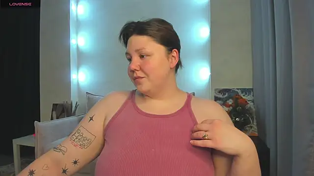 Snapshot of Ruth_Oliver chatting on 01/13/26, 01:22 Ruth Oliver online show from 01/13/26, 01:22