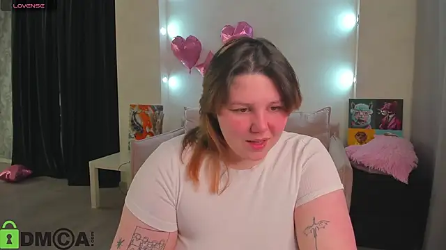 Snapshot of Ruth_Oliver chatting on 05/20/26, 01:01 Ruth Oliver online show from 05/20/26, 01:01