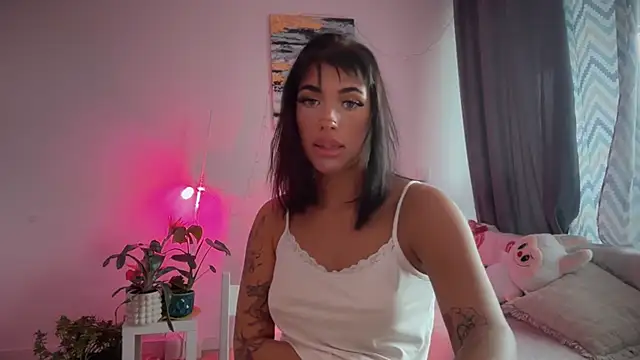 Snapshot of Marakuia054 chatting on 10/06/25, 10:23 Marakuia054 online show from 10/06/25, 10:23