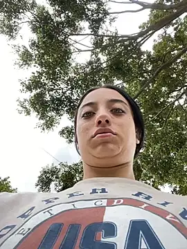 Snapshot of Ady_18 chatting on 10/28/25, 07:16 Ady 18 online show from 10/28/25, 07:16