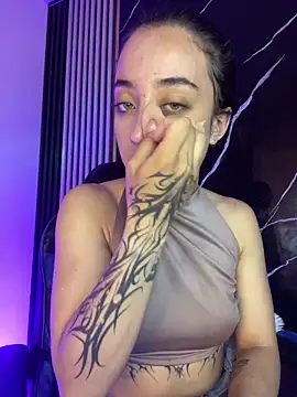 Snapshot of Ady_18 chatting on 11/07/25, 07:14 Ady 18 online show from 11/07/25, 07:14