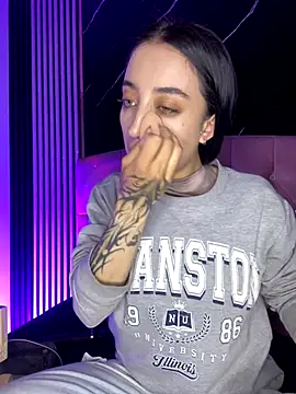 Snapshot of Ady_18 chatting on 11/10/25, 06:51 Ady 18 online show from 11/10/25, 06:51