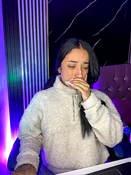 Snapshot of Ady_18 chatting on 11/24/25, 10:53 Ady 18 online show from 11/24/25, 10:53