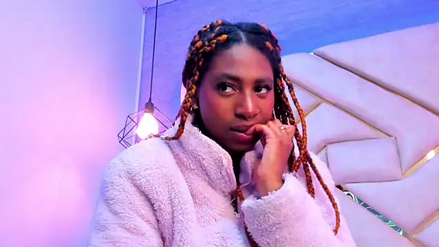 Queen perla  online show from 12/11/24, 04:31