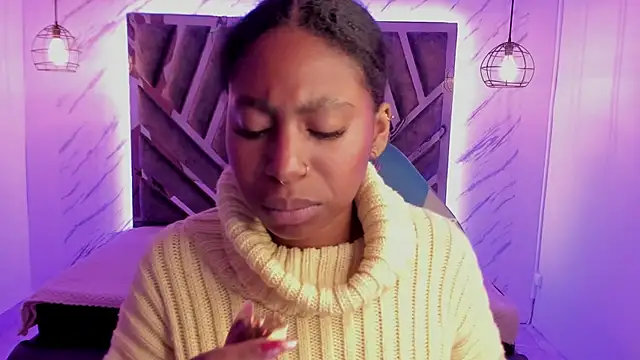 Queen perla  online show from 12/19/24, 04:24