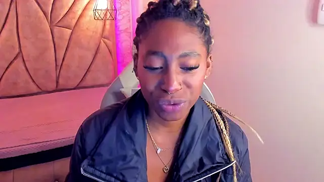 Queen perla  online show from 01/08/25, 04:00