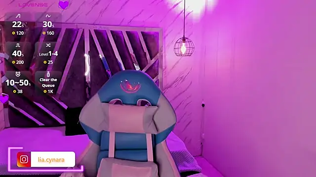 Queen perla  online show from 09/27/25, 12:21