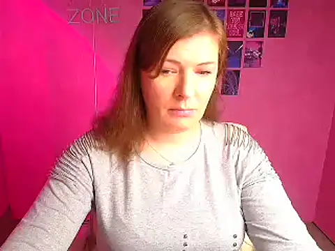 Snapshot of Lissmilf chatting on 12/20/25, 12:45 Lissmilf online show from 12/20/25, 12:45