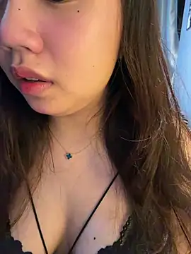 Hotellinh12 online show from 05/23/26, 04:22