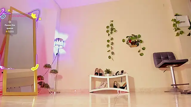 Snapshot of thais_dreams chatting on 10/09/25, 12:58 thais dreams online show from 10/09/25, 12:58