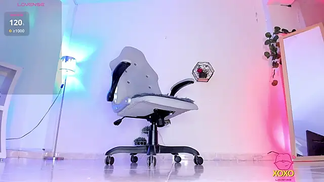 Snapshot of thais_dreams chatting on 11/27/25, 01:02 thais dreams online show from 11/27/25, 01:02