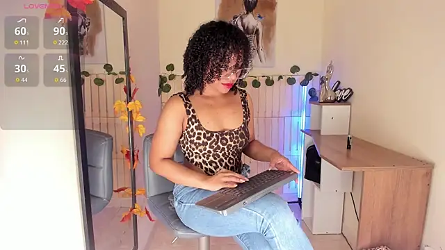 Snapshot of thais_dreams chatting on 03/07/26, 01:41 thais dreams online show from 03/07/26, 01:41