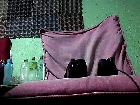 Snapshot of gxXxuesta chatting on 03/19/26, 04:27 gxXxuesta online show from 03/19/26, 04:27