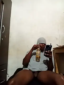 Uncletee112 online show from 10/04/25, 08:51