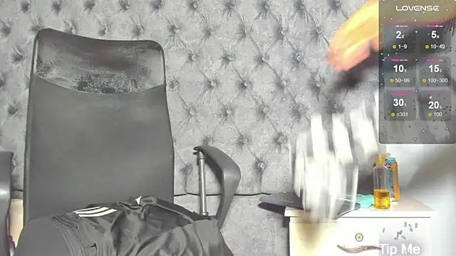 Snapshot of marcus_smithh chatting on 12/12/24, 10:24 marcus smithh online show from 12/12/24, 10:24