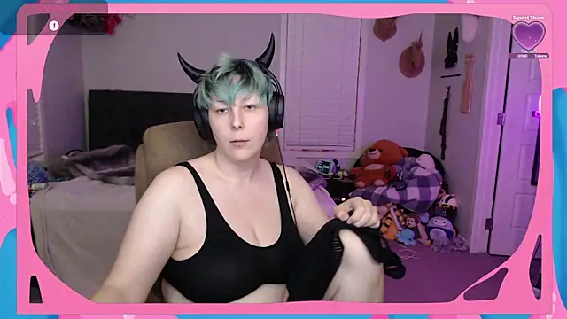 Snapshot of CirqueNoirBlu chatting on 09/19/25, 03:19 CirqueNoirBlu online show from 09/19/25, 03:19