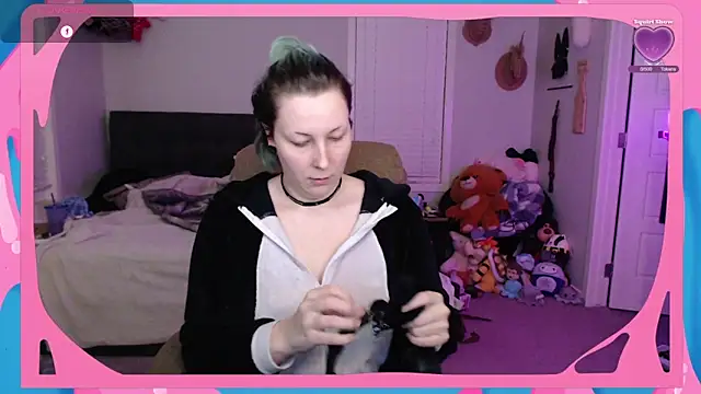 Snapshot of CirqueNoirBlu chatting on 10/10/25, 03:38 CirqueNoirBlu online show from 10/10/25, 03:38