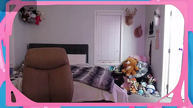 Snapshot of CirqueNoirBlu chatting on 10/15/25, 03:50 CirqueNoirBlu online show from 10/15/25, 03:50