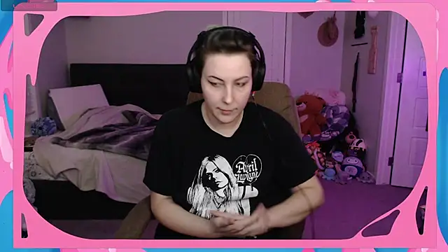 Snapshot of CirqueNoirBlu chatting on 10/17/25, 04:04 CirqueNoirBlu online show from 10/17/25, 04:04