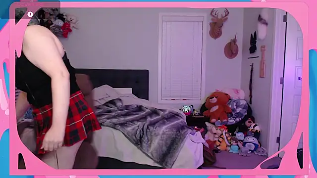 Snapshot of CirqueNoirBlu chatting on 10/21/25, 03:18 CirqueNoirBlu online show from 10/21/25, 03:18