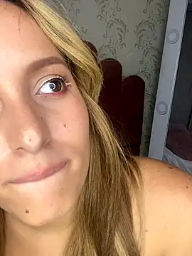 Snapshot of Agnescruzz chatting on 10/15/25, 05:24 Agnescruzz online show from 10/15/25, 05:24