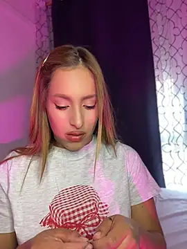 Agnescruzz online show from 05/31/26, 03:30