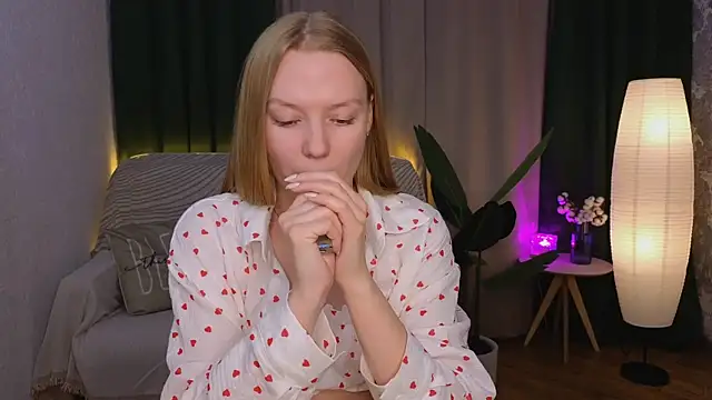 CarolynCohen   online show from 01/12/25, 05:03