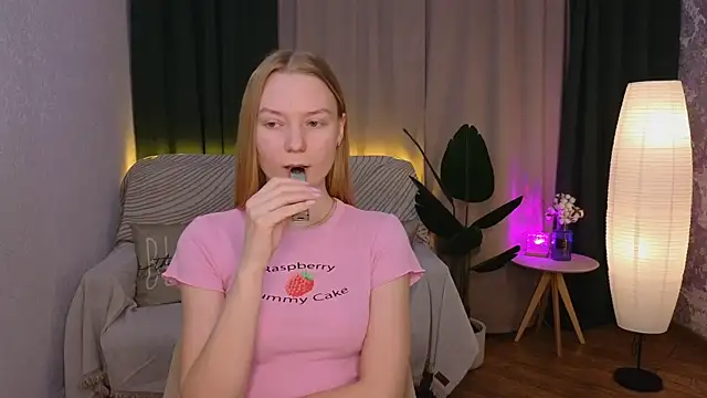 CarolynCohen   online show from 02/06/25, 02:11