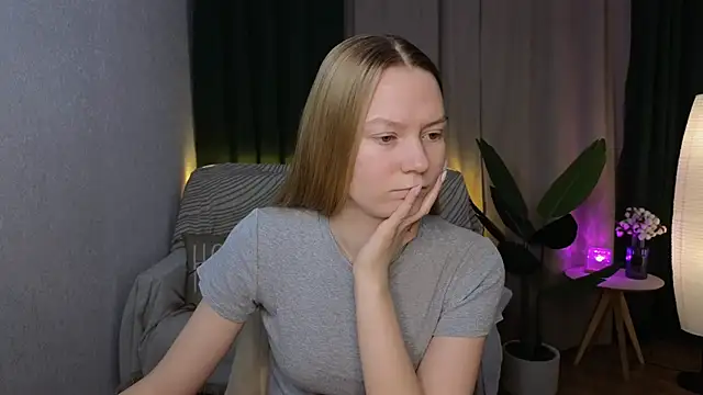 CarolynCohen   online show from 02/18/25, 02:05