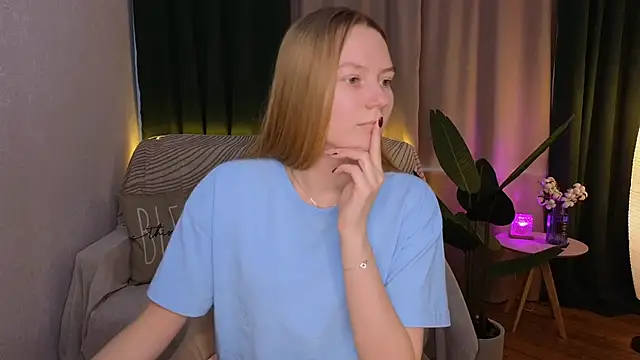 CarolynCohen   online show from 03/09/25, 08:07