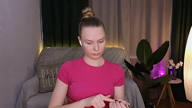 CarolynCohen   online show from 03/11/25, 08:09