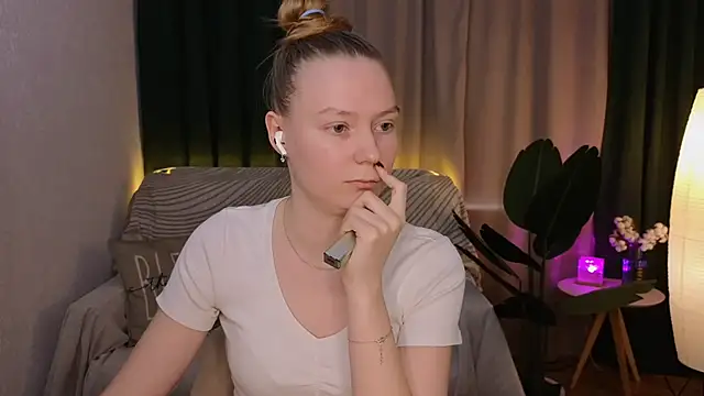 CarolynCohen   online show from 03/22/25, 05:17