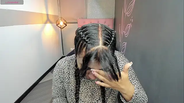 GiaFox  online show from 12/20/24, 12:05