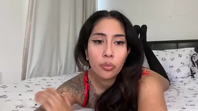 Snapshot of LorenaAnderson chatting on 12/05/25, 02:47 LorenaAnderson online show from 12/05/25, 02:47