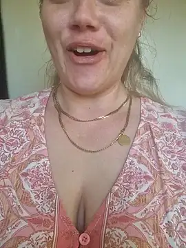 Snapshot of Off_the_Lesh chatting on 10/30/25, 07:10 Off the Lesh online show from 10/30/25, 07:10