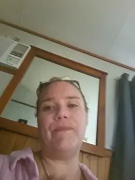 Snapshot of Off_the_Lesh chatting on 11/08/25, 07:08 Off the Lesh online show from 11/08/25, 07:08