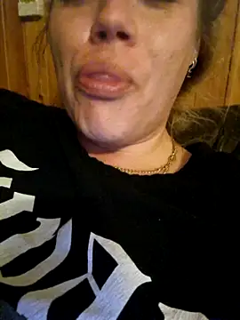 Snapshot of Off_the_Lesh chatting on 11/13/25, 10:58 Off the Lesh online show from 11/13/25, 10:58