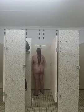 Snapshot of Off_the_Lesh chatting on 11/17/25, 12:11 Off the Lesh online show from 11/17/25, 12:11