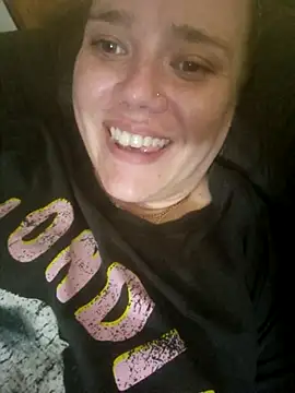 Snapshot of Off_the_Lesh chatting on 11/22/25, 02:21 Off the Lesh online show from 11/22/25, 02:21