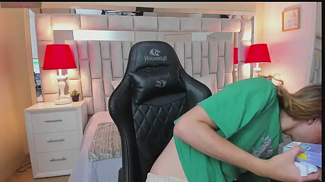 mariiahneedles online show from 12/06/24, 12:12