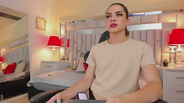 mariiahneedles online show from 12/20/24, 09:17