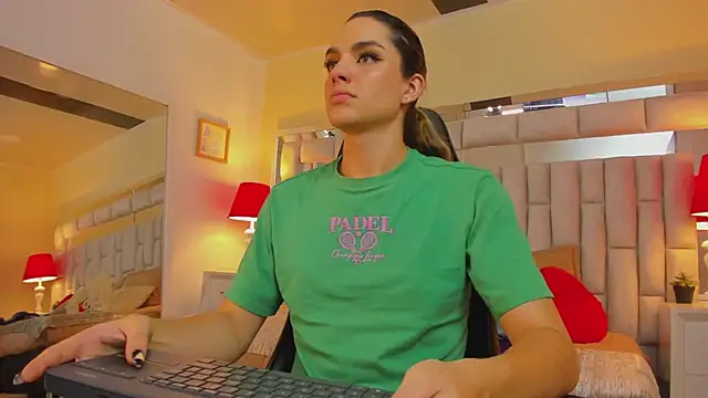 mariiahneedles online show from 01/02/25, 11:27