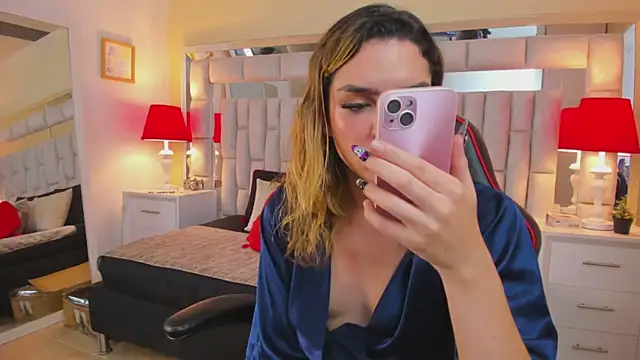 mariiahneedles online show from 01/11/25, 02:09