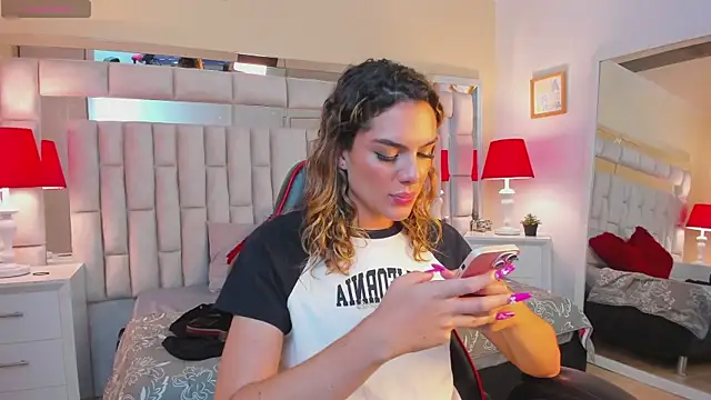 mariiahneedles online show from 02/05/25, 02:08