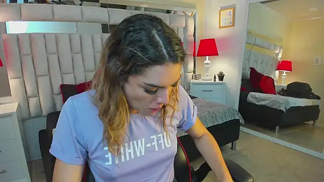 mariiahneedles online show from 02/12/25, 05:58