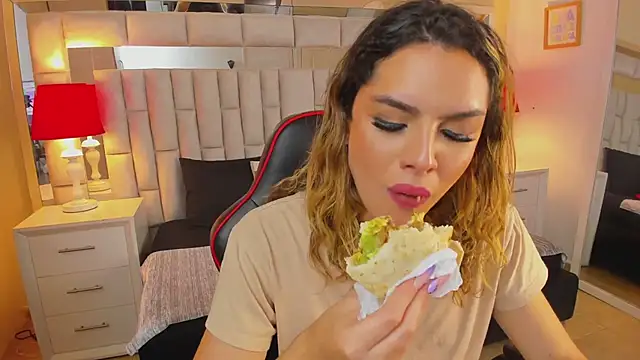 mariiahneedles online show from 02/25/25, 02:03