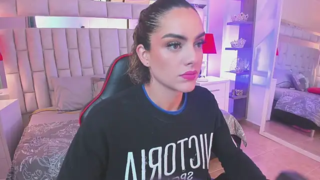 mariiahneedles online show from 03/11/25, 01:05