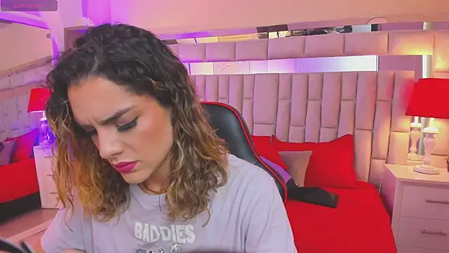 mariiahneedles online show from 03/17/25, 09:55