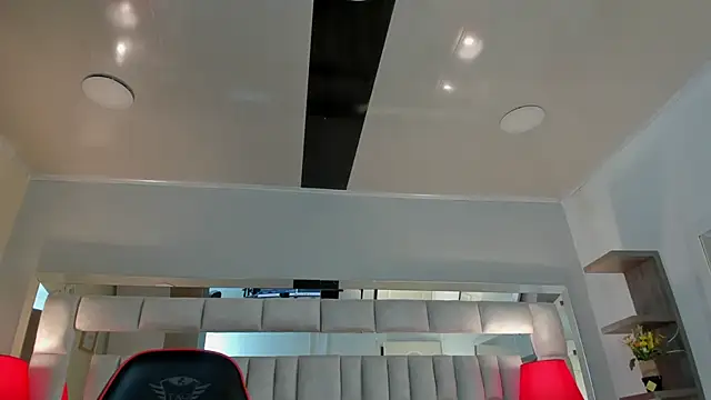 mariiahneedles online show from 10/19/25, 02:34