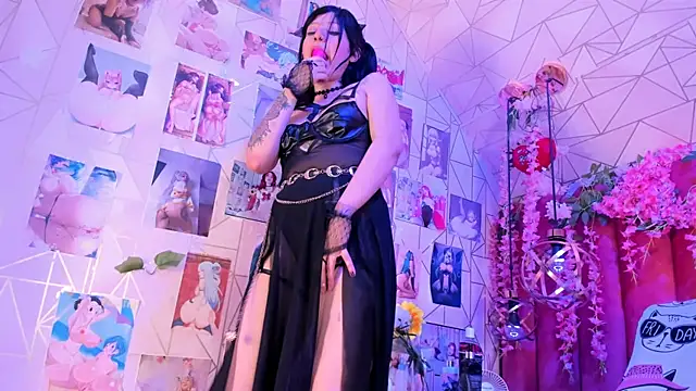 Snapshot of Alicebenett chatting on 10/07/25, 09:12 Alicebenett online show from 10/07/25, 09:12